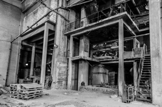 abandoned-factory-1513194_1280-1024x682-560x370-1 abandoned-factory-1513194_1280-1024x682-560x370-1